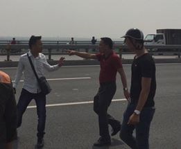 Phóng viên Báo Tuổi trẻ bị hành hung khi tác nghiệp trên cầu Nhật Tân
