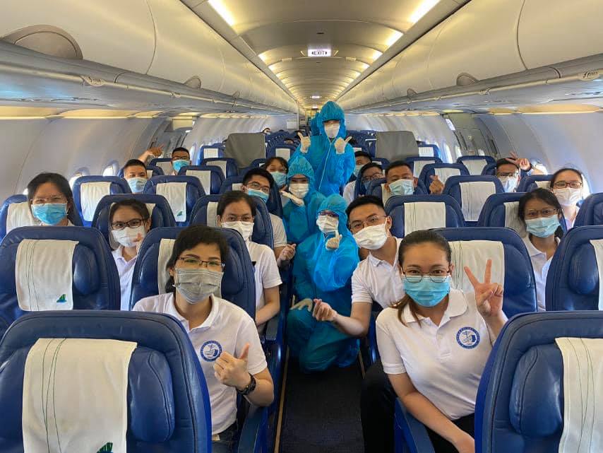 Bamboo Airways điều chuyên cơ đưa đoàn y bác sĩ ĐH Y Dược Huế tiếp viện Đồng Nai chống dịch