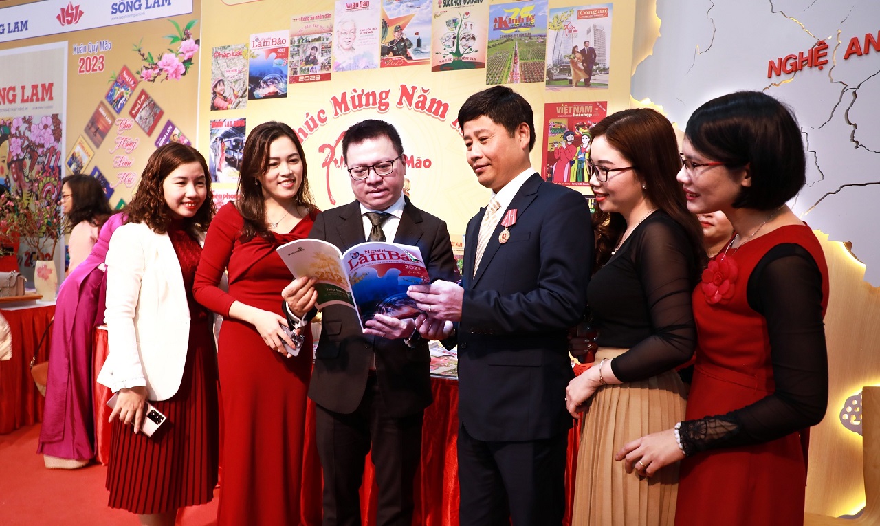 Nghệ An: Khai mạc Hội báo Xuân Quý Mão 2023 và trao giải báo chí Búa liềm vàng 2022